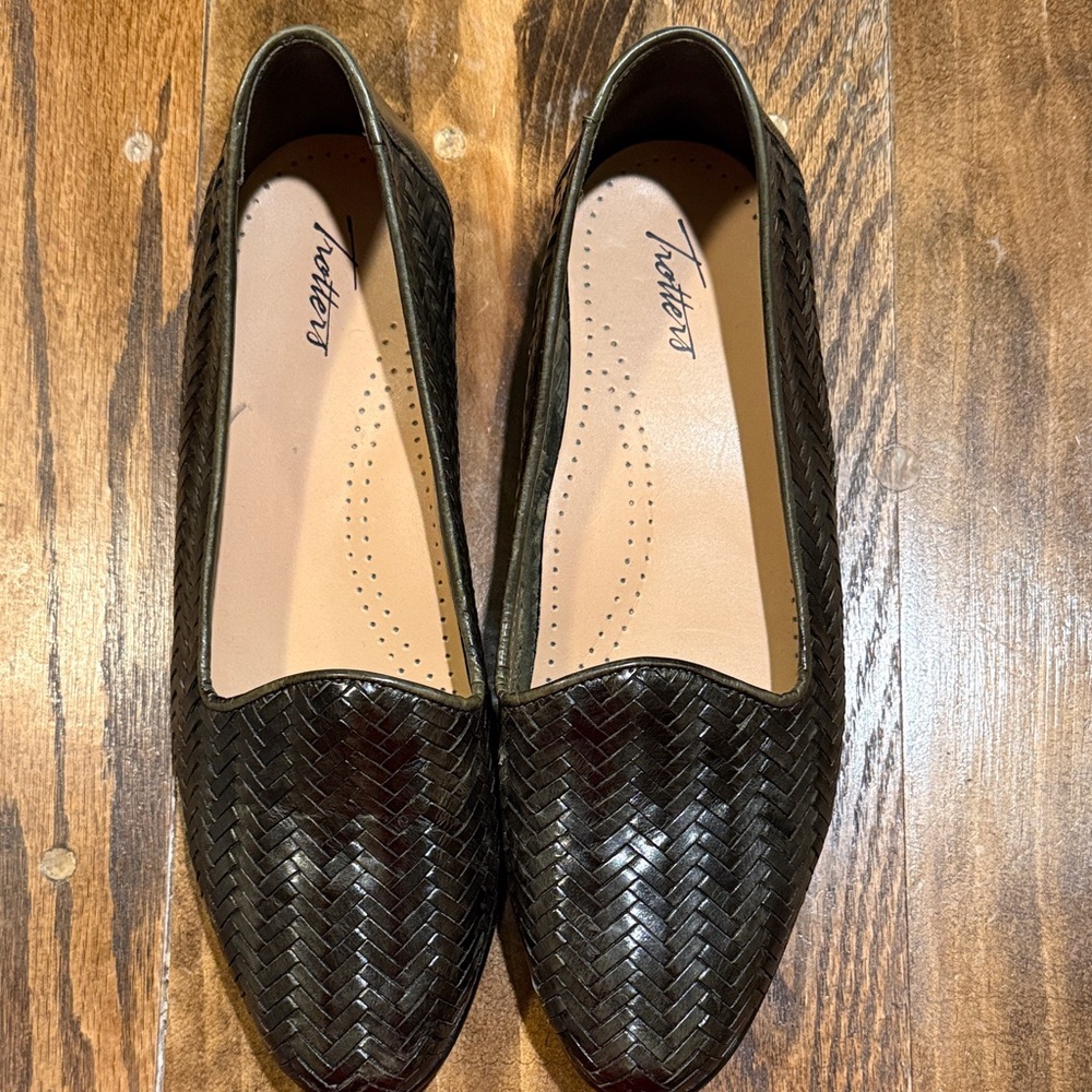 Trotters Women's Woven Herringbone Olive Green Loafers/Flats Size 9